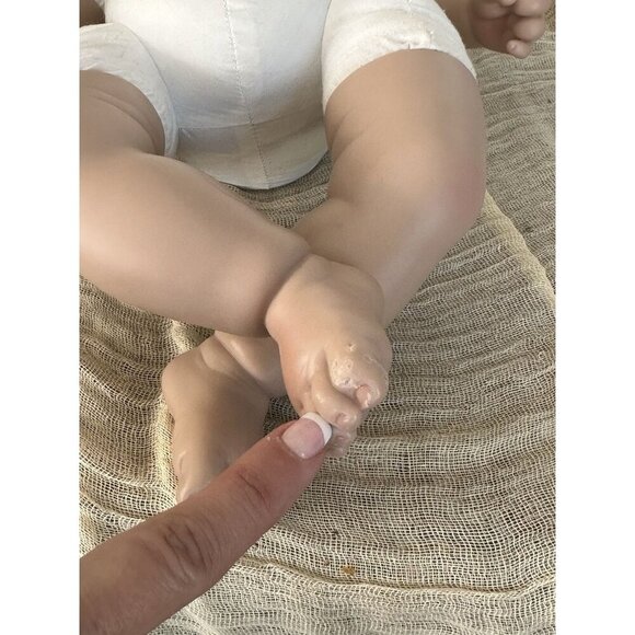 Large adora Baby Girl doll Vinyl‎ Blue Eyes Blonde Hair Heavy 19” Soft Body - Picture 4 of 10